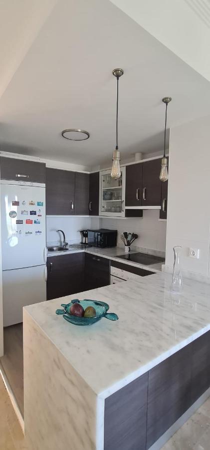 Small Oasis - Appartement 6 Personnes Манилва Экстерьер фото