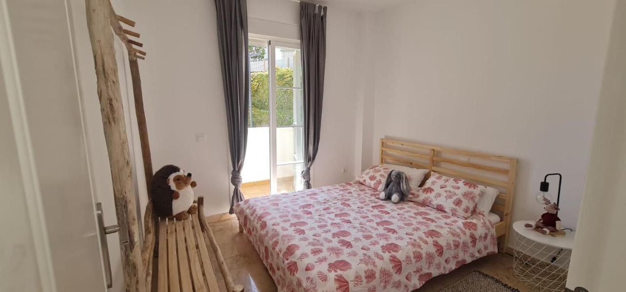 Small Oasis - Appartement 6 Personnes Манилва Экстерьер фото