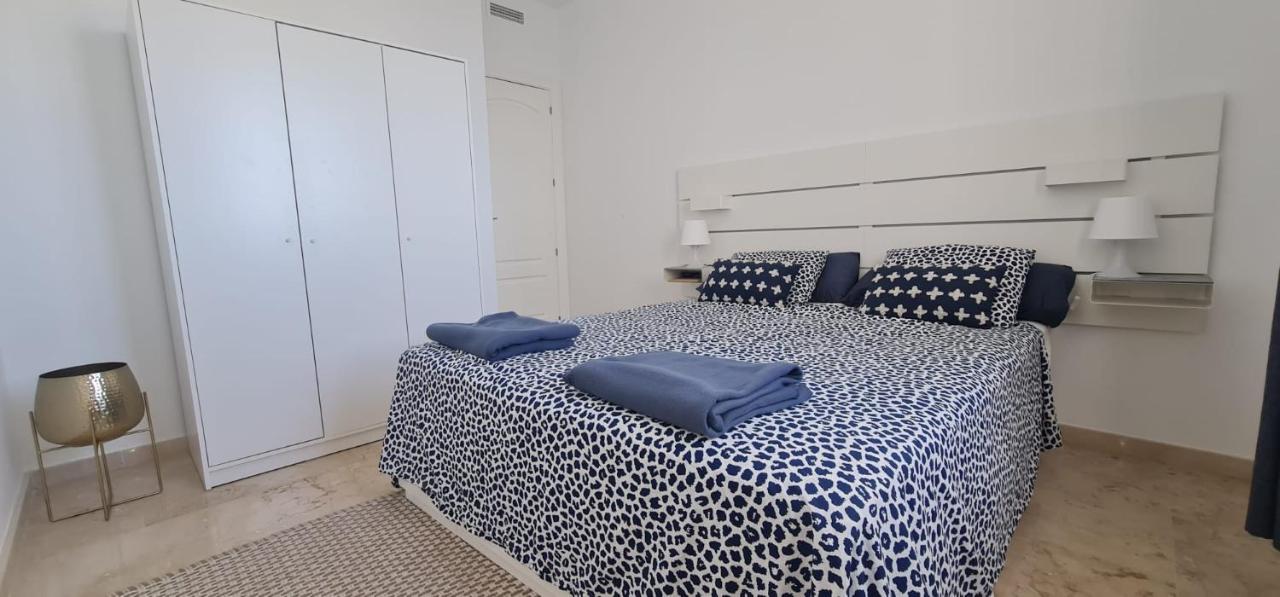 Small Oasis - Appartement 6 Personnes Манилва Экстерьер фото