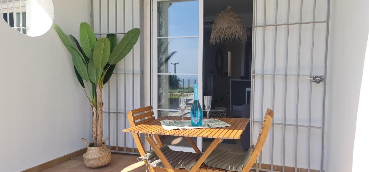 Small Oasis - Appartement 6 Personnes Манилва Экстерьер фото